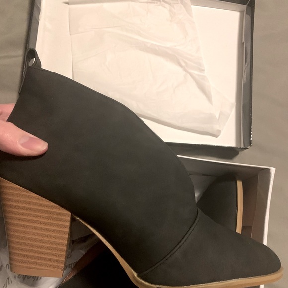 Shoes - Black booties